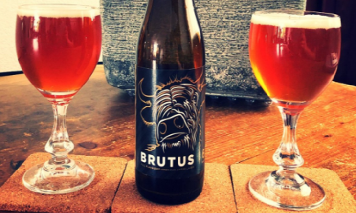 Maximus Brutus fles en glazen Maximus Brutus fles en glazen